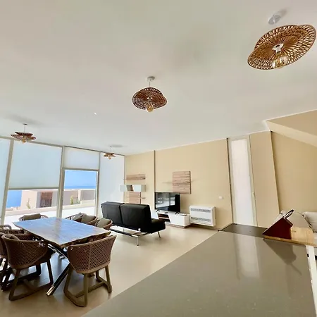 Elite With Pool, Coast بالاسي