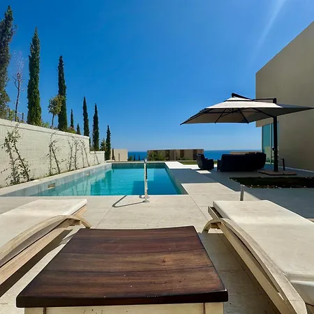 فيلة Elite With Pool, Coast *