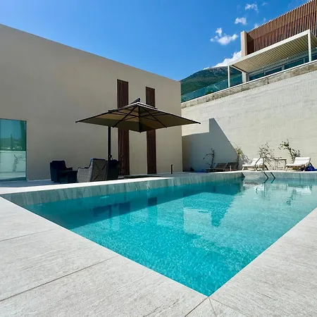 Elite With Pool, Coast فيلة