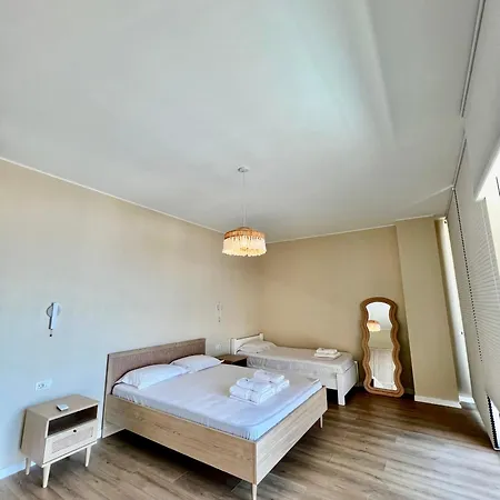 Elite With Pool, Coast فيلة *