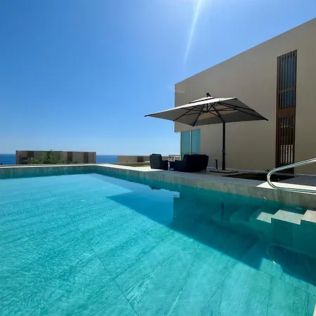 Elite With Pool, Coast Palasë