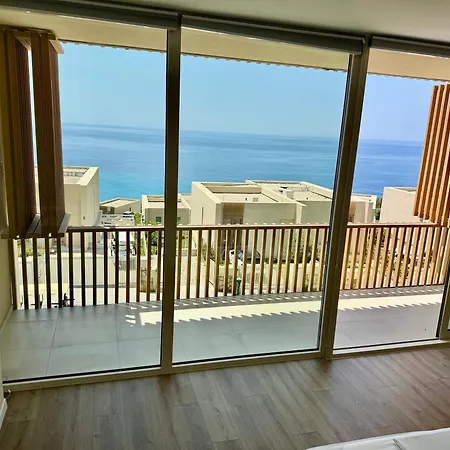 Elite With Pool, Coast Willa Palasë