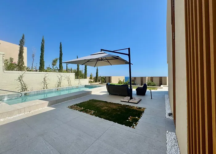 Elite With Pool, Coast *