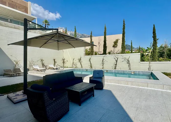 Elite With Pool, Coast *