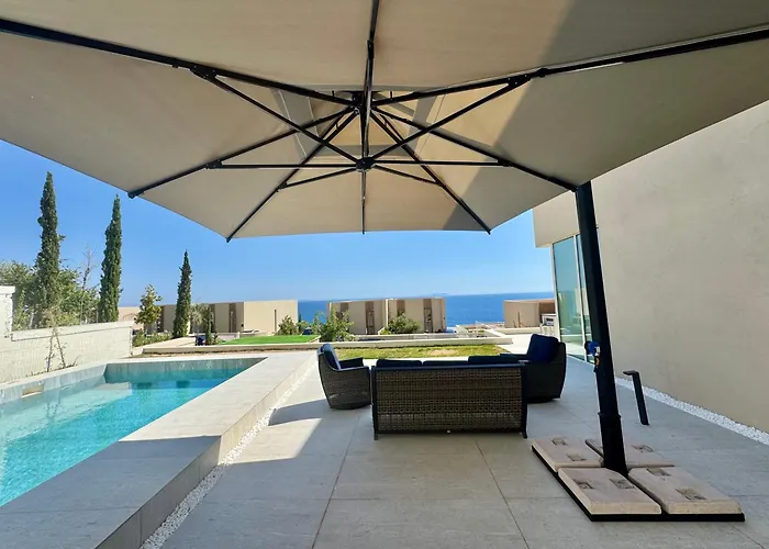 Willa Elite With Pool, Coast *