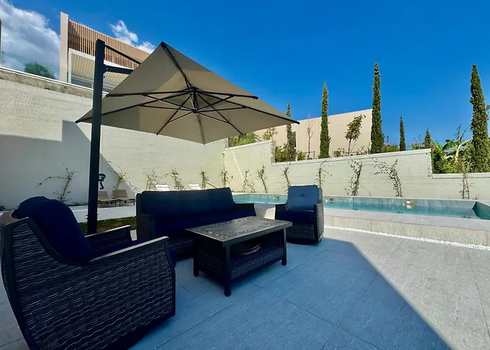 Willa Elite With Pool, Coast