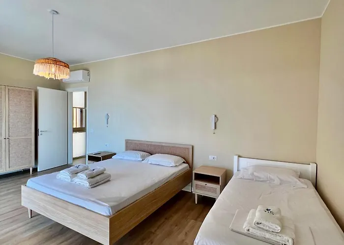 Elite With Pool, Coast Willa